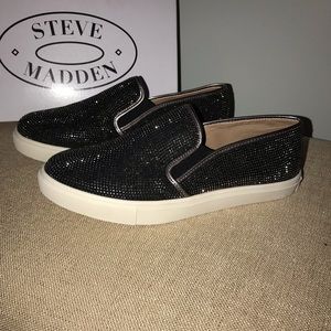 NIB Steve Madden Exsess slip on shoes - size 8